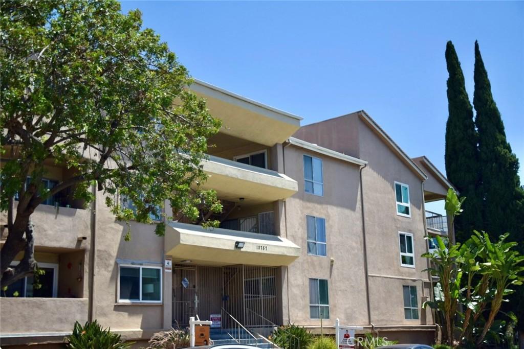 10757 Hortense #304 Toluca Lake CA 91602 | MLS #PW26133919 45 MLS #PW26133919 image #0