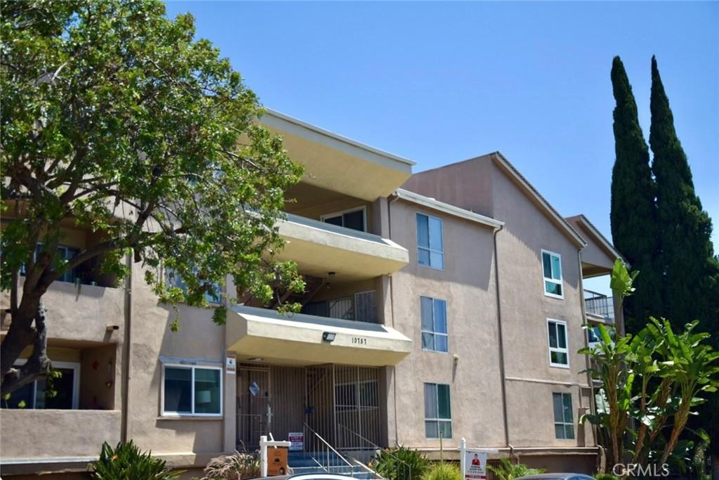 10757 Hortense #304 Toluca Lake CA 91602 | MLS #PW26133919 45 MLS #PW26133919 image #0