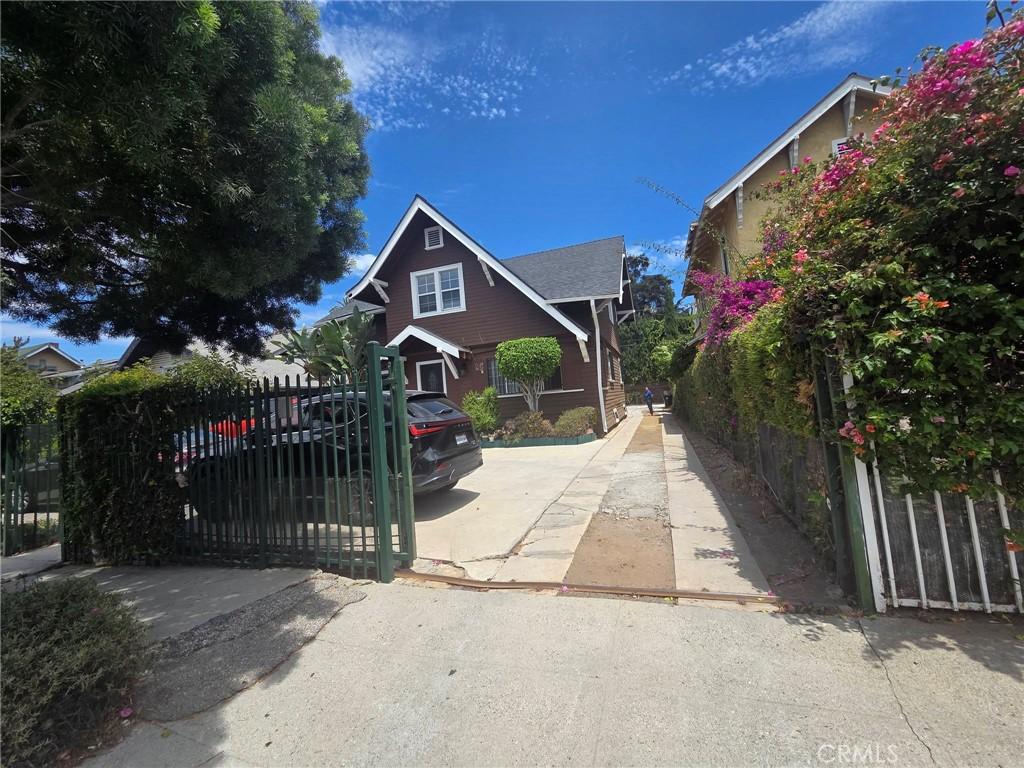 1628 S Van Ness Los Angeles CA 90019 | MLS #PW26163177 45 MLS #PW26163177 image #0