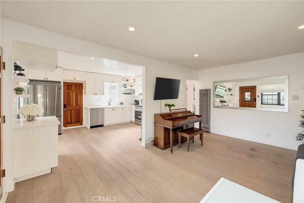 MLS #SB25176505 image #0