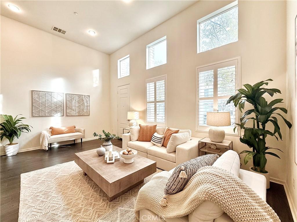 MLS #SB25258318 image #0