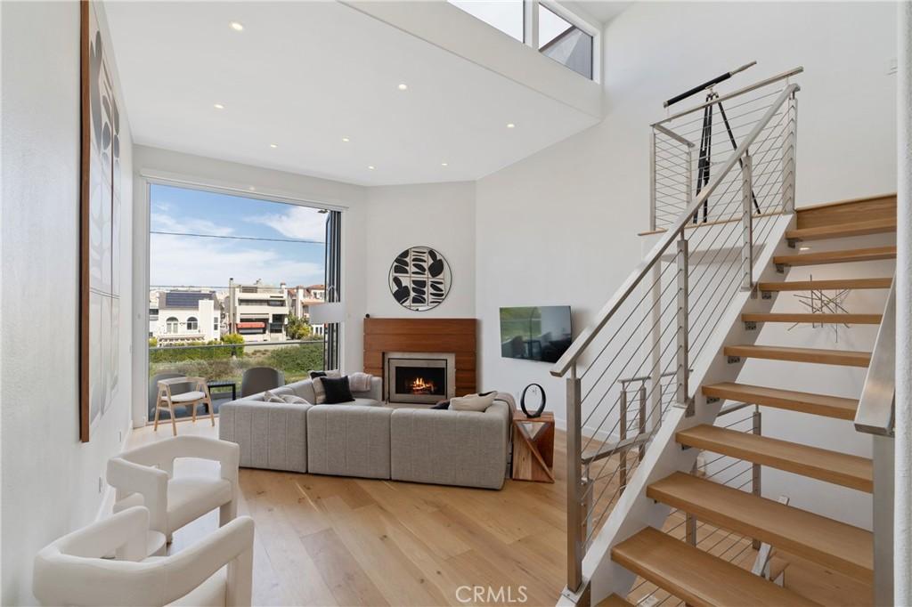 MLS #SB25258636 image #0