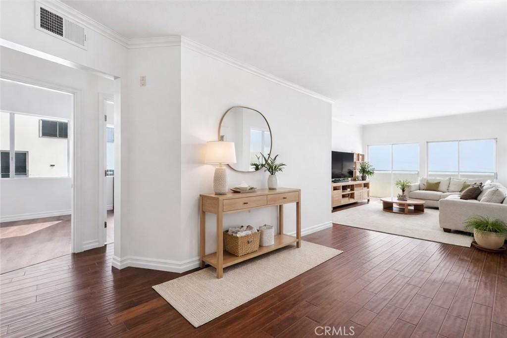 11822 Goshen AV #303 Los Angeles CA 90049 | MLS #SB26028240 45 MLS #SB26028240 image #0
