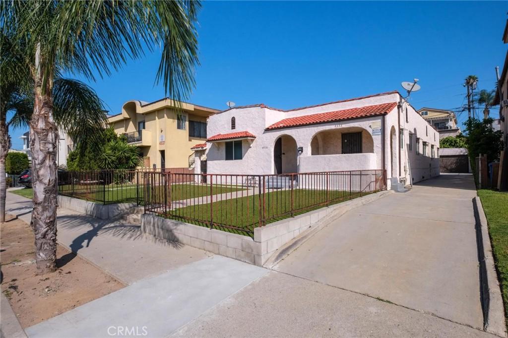 4533 Saturn Los Angeles CA 90019 | MLS #SB26147403 37 MLS #SB26147403 image #0