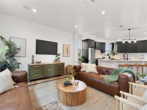 6059 N Tujunga Avenue North Hollywood CA 91606 | MLS #SB26155298 45 MLS #SB26155298 image #0