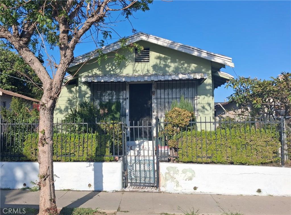 11720 S San Pedro Los Angeles CA 90061 | MLS #SB26173642 45 MLS #SB26173642 image #0