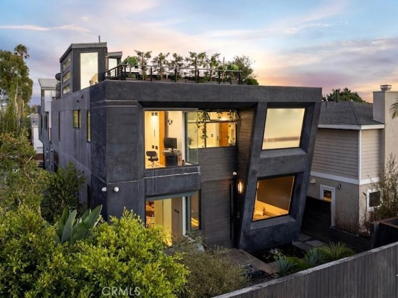 750 California AV Venice CA 90291 | MLS #SB26177938 45 MLS #SB26177938 image #0