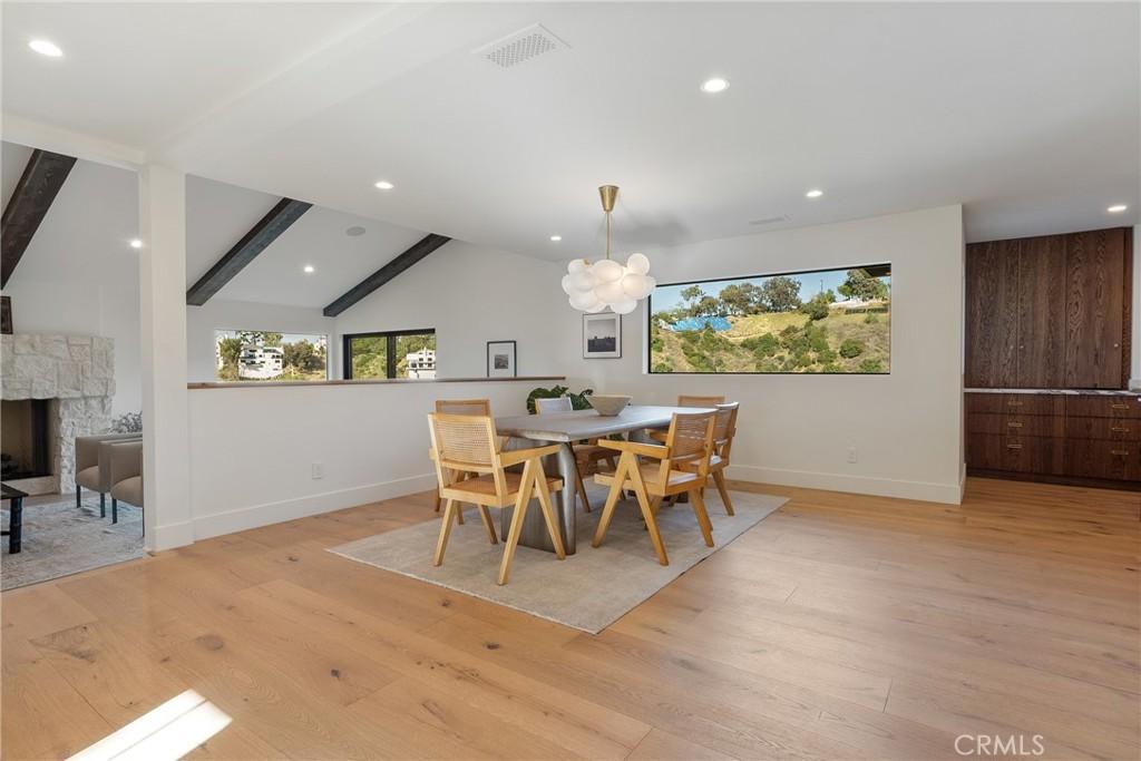 3250 Coldwater Canyon AvenueStudio City img 0