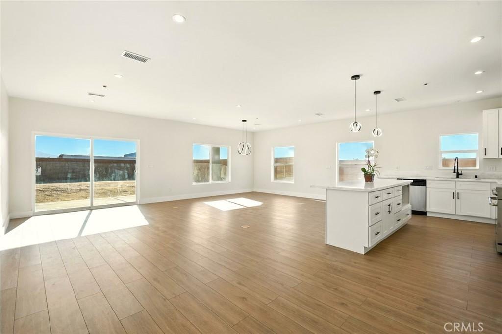 MLS #SR25135584 img 0