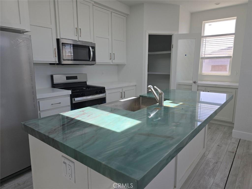 MLS #SR25175399 image #0