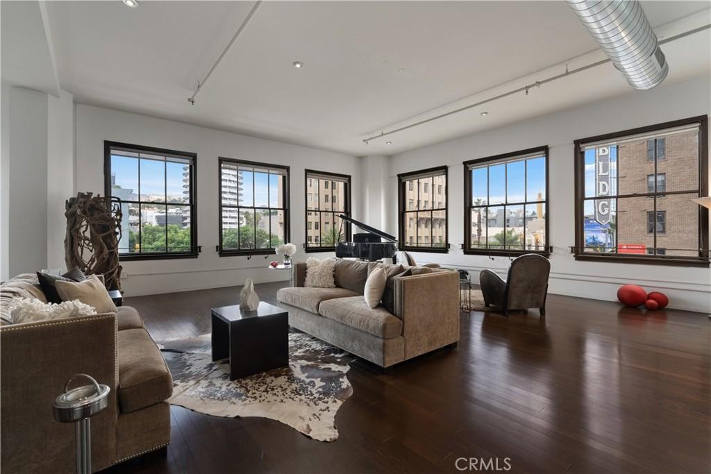 MLS #SR25209452 image #0