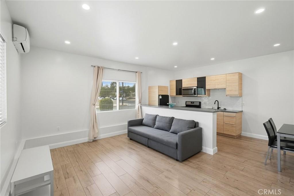 MLS #SR25232033 image #0