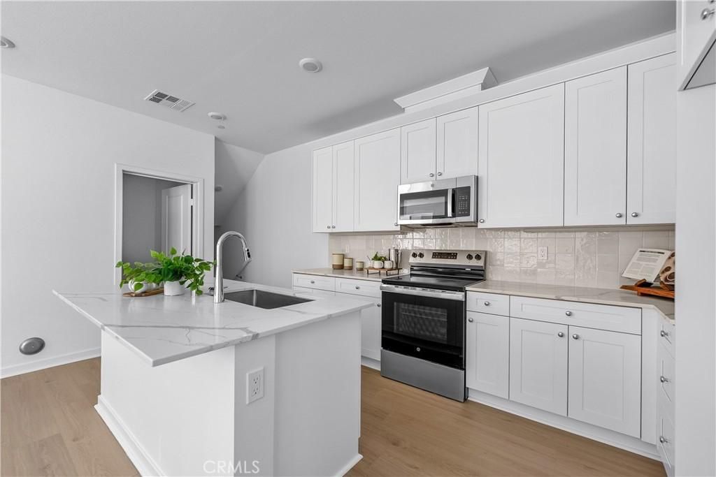 MLS #SR25243760 image #0