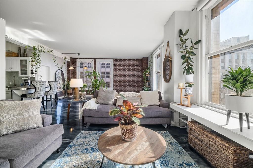 MLS #SR25246013 image #0