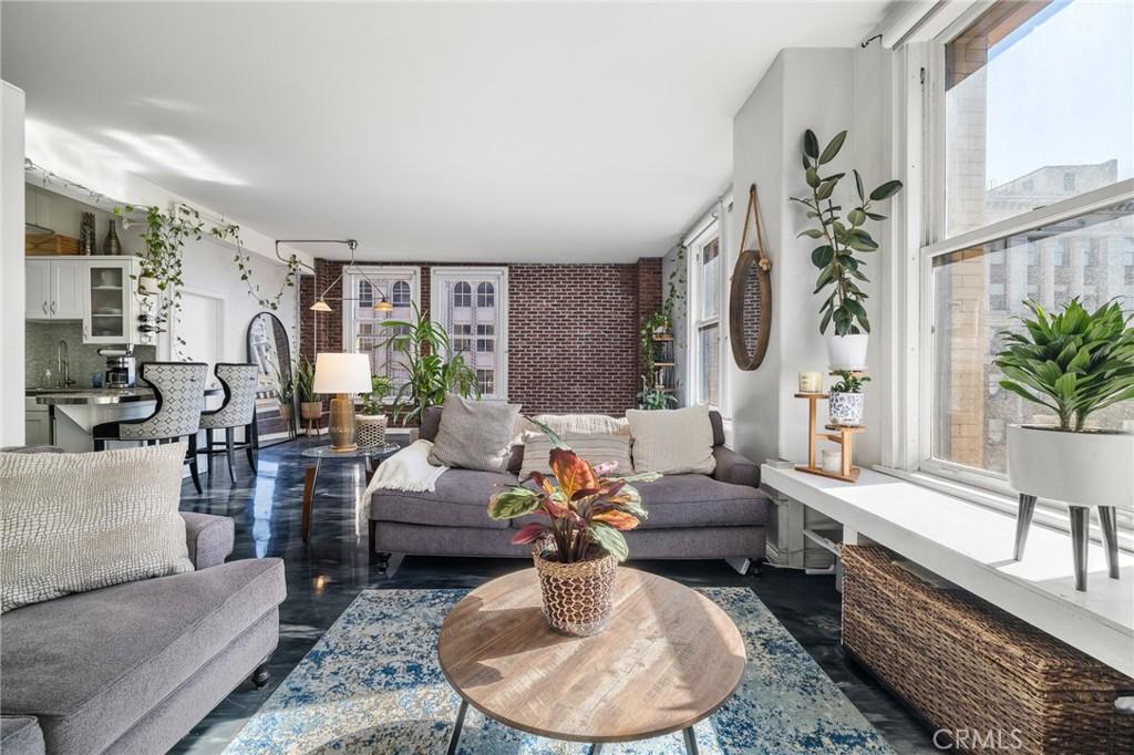 MLS #SR25246013 image #0