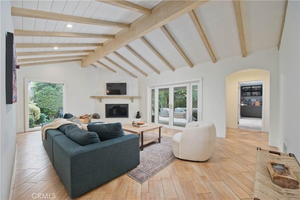 MLS #SR25260391 image #0