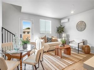 MLS #SR25260437 image #0