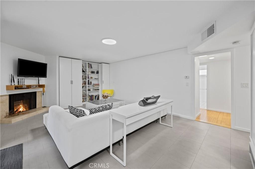 MLS #SR25263704 image #0