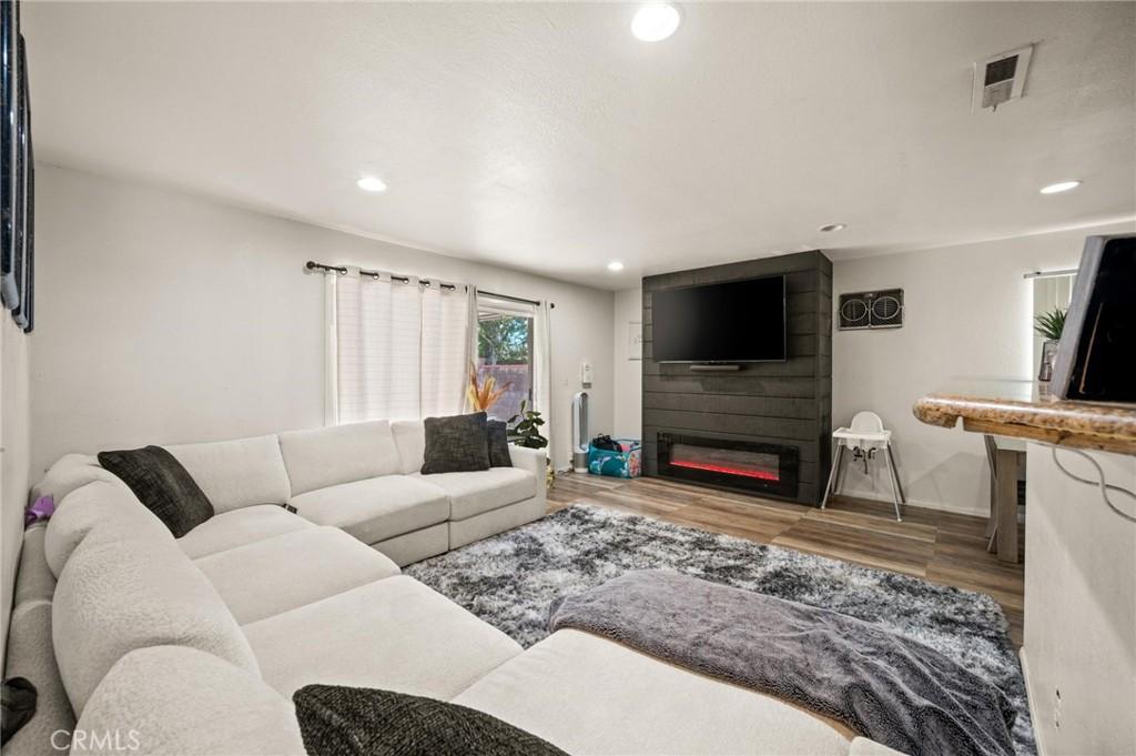 MLS #SR25266344 image #0