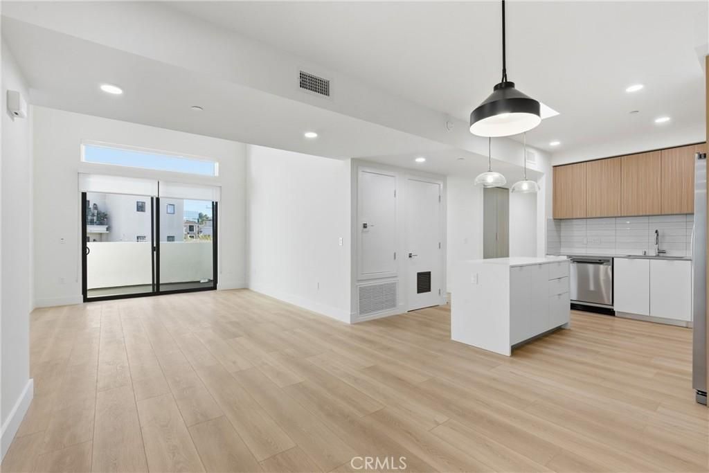 MLS #SR25269560 image #0