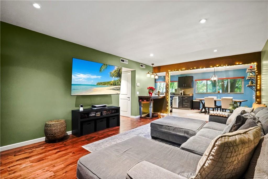 MLS #SR25270092 image #0