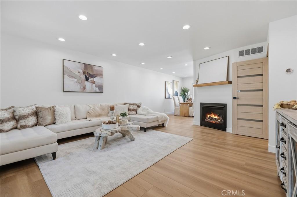 MLS #SR25272484 image #0