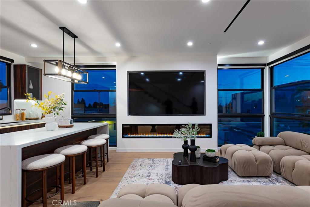 MLS #SR25273188 image #0