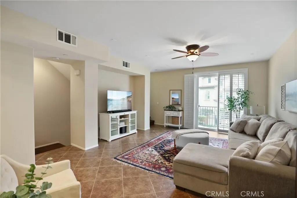 MLS #SR25276301 image #0