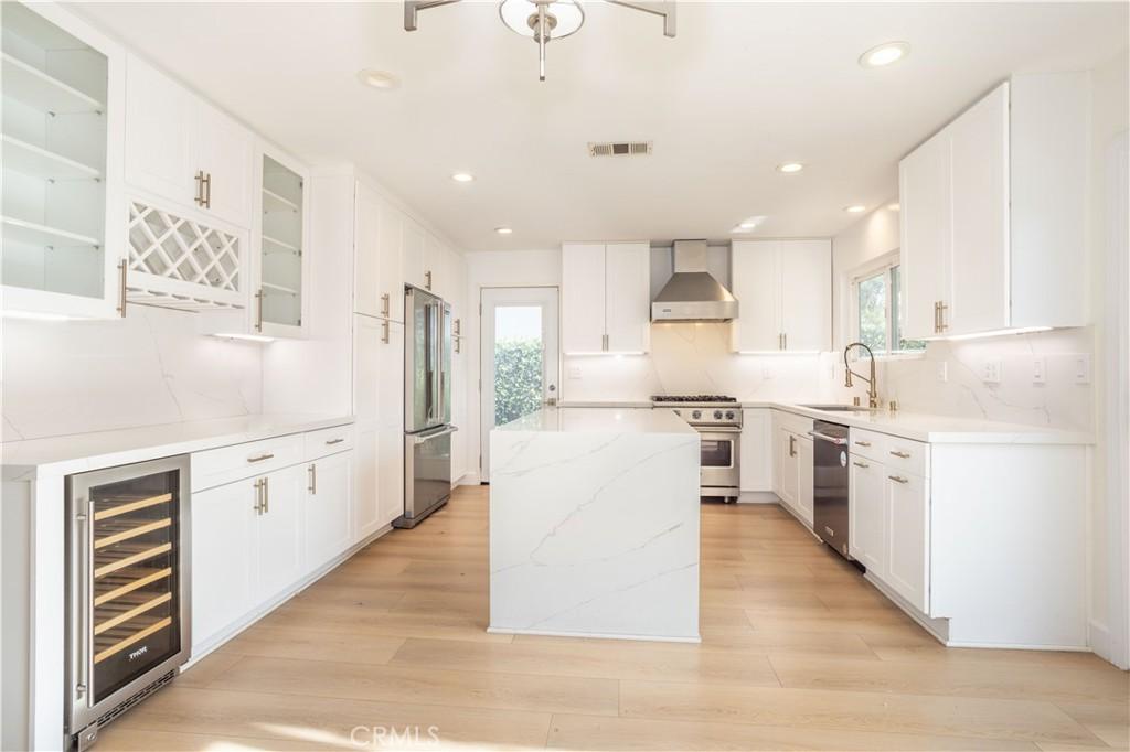 MLS #SR25282112 image #0