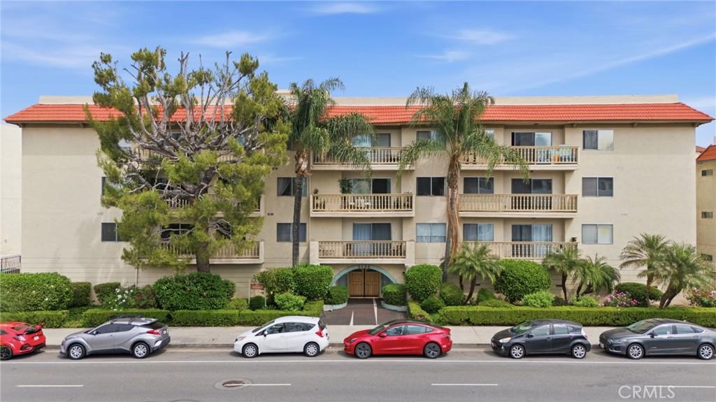 5400 Lindley AV #121 Encino CA 91316 | MLS #SR26077730 45 MLS #SR26077730 image #0