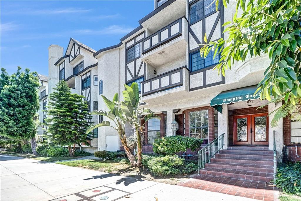 17914 Magnolia BL #210 Encino CA 91316 | MLS #SR26092074 45 MLS #SR26092074 image #0