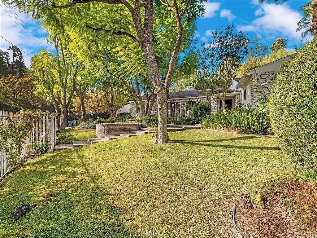 18000 Karen DR Encino CA 91316 | MLS #SR26119108 45 MLS #SR26119108 image #0