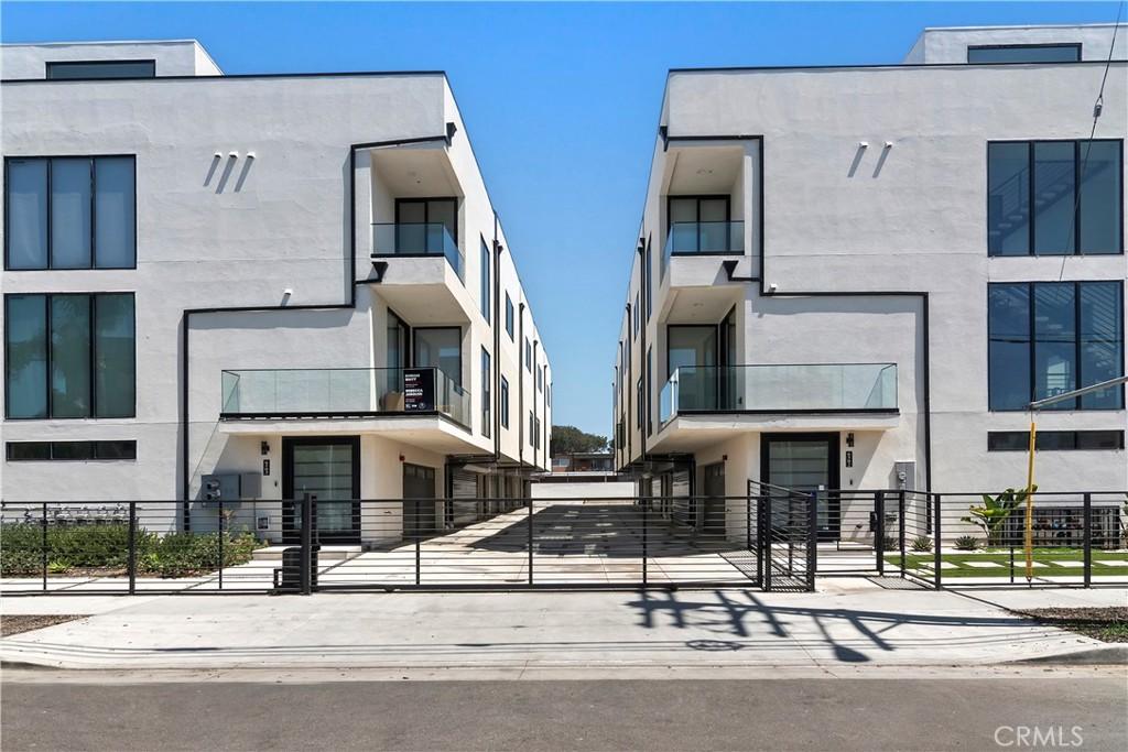 6511 N Contour North Hollywood CA 91606 | MLS #SR26147264 45 MLS #SR26147264 image #0