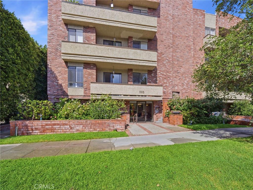 1315 roxbury dr #204 Los Angeles CA 90035 | MLS #SR26147925 45 MLS #SR26147925 image #0