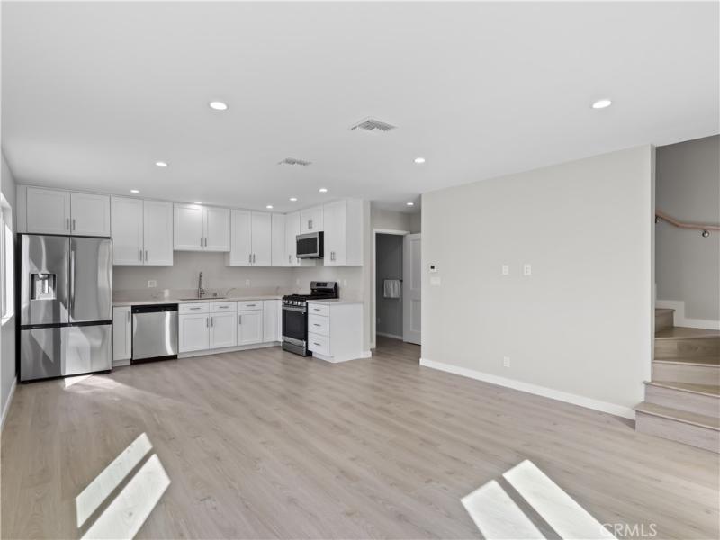 7318 Leescott AV Lake Balboa CA 91406 | MLS #SR26161421 45 MLS #SR26161421 image #0