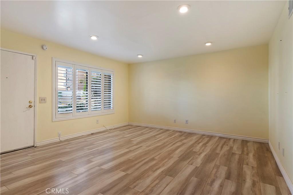 8707 Cedros AV #7 Los Angeles CA 91402 | MLS #SR26167077 45 MLS #SR26167077 image #0
