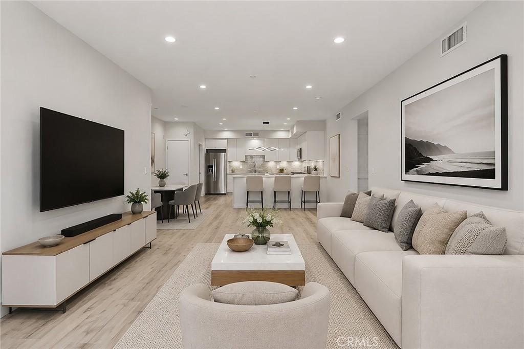 5820 La Mirada AV #402 Hollywood CA 90038 | MLS #SR26170654 45 MLS #SR26170654 image #0