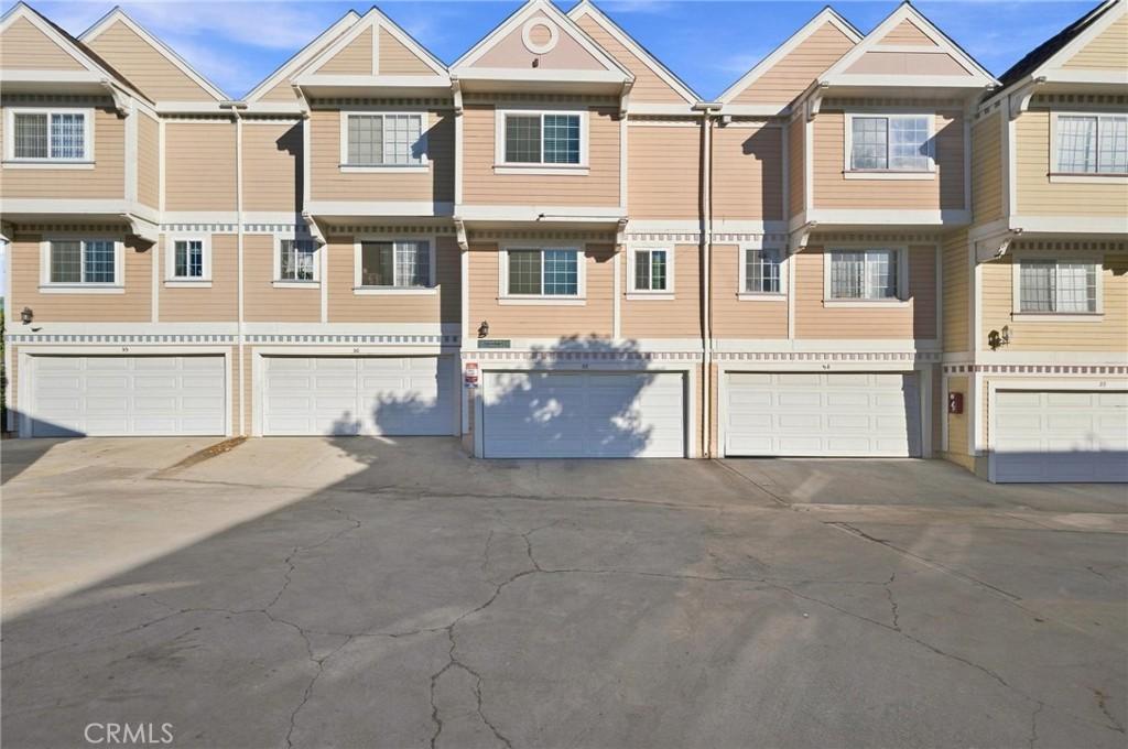 13750 Hubbard ST #57 Sylmar CA 91342 | MLS #SR26175453 45 MLS #SR26175453 image #0