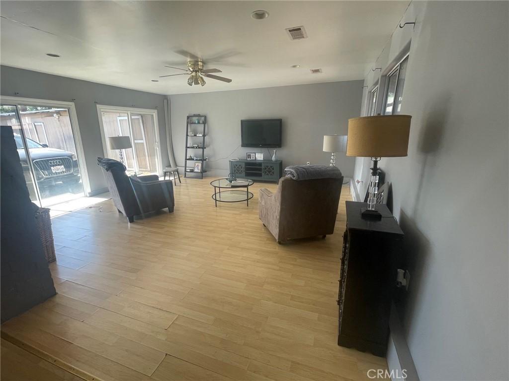 8233 Fallbrook AV West Hills CA 91304 | MLS #SR26182691 45 MLS #SR26182691 image #0