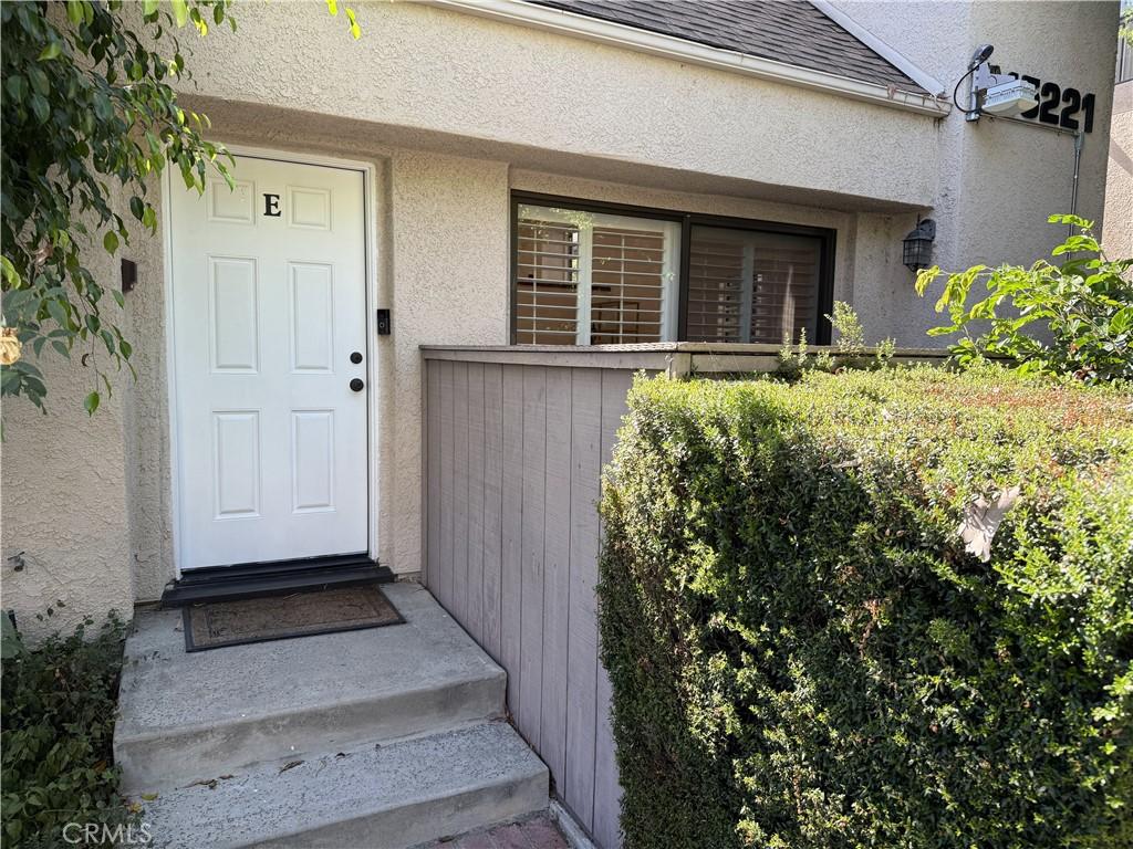 15221 Magnolia #E Sherman Oaks CA 91403 | MLS #SR26182755 41 MLS #SR26182755 image #0