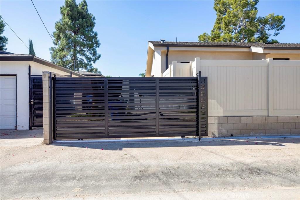 16859 Chatsworth ST Granada Hills CA 91344 | MLS #SR26188062 45 MLS #SR26188062 image #0