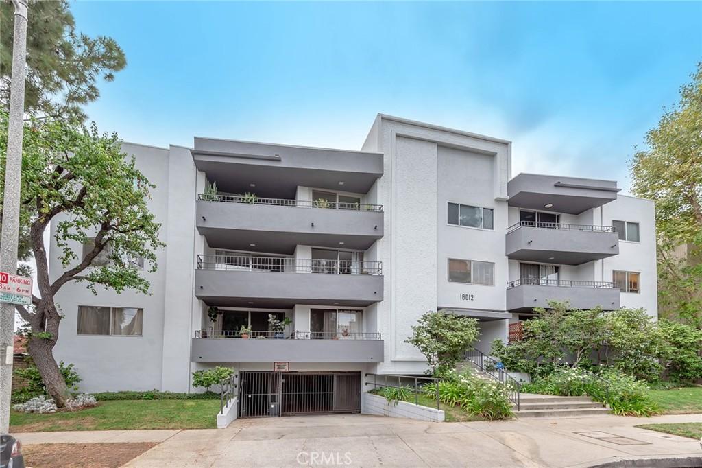 16012 Moorpark #302A Encino CA 91436 | MLS #SR26189089 45 MLS #SR26189089 image #0