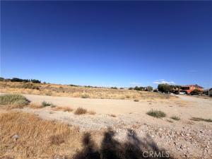 40 Ste Vic AVE J8 Lancaster CA 93535 | MLS #SR26190192 45 MLS #SR26190192 image #0