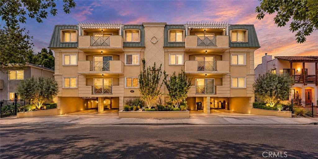 637 N West Knoll #204 West Hollywood CA 90069 | MLS #SR26198009 45 MLS #SR26198009 image #0