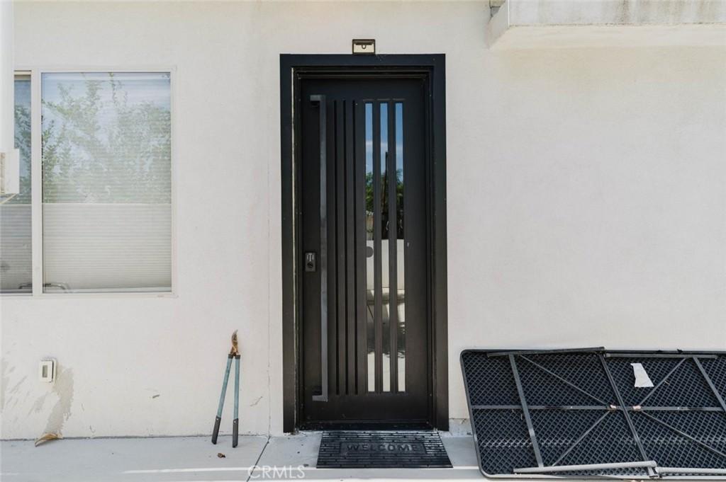 1/2 Jamieson AV Reseda CA 91335 | MLS #SR26200962 45 MLS #SR26200962 image #0
