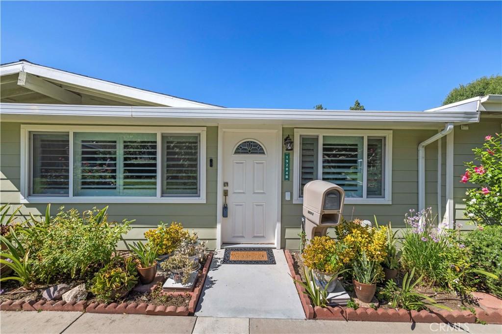 19204 Avenue Of The Oaks #B Newhall CA 91321 | MLS #SR26201925 45 MLS #SR26201925 image #0