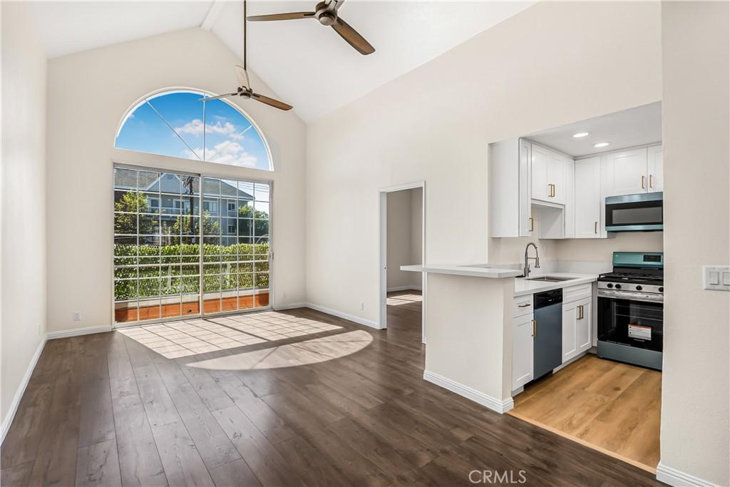 5620 Yolanda AV #214 Tarzana CA 91356 | MLS #SR26212091 45 MLS #SR26212091 image #0
