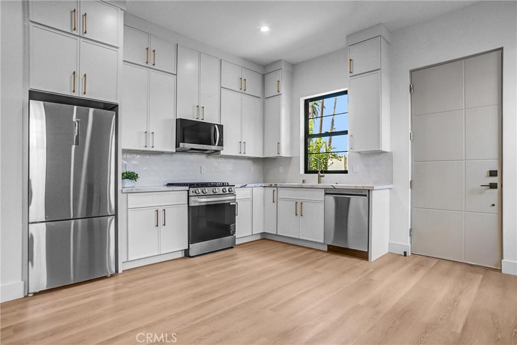 1/2 Lanark ST Reseda CA 91335 | MLS #SR26215124 45 MLS #SR26215124 image #0