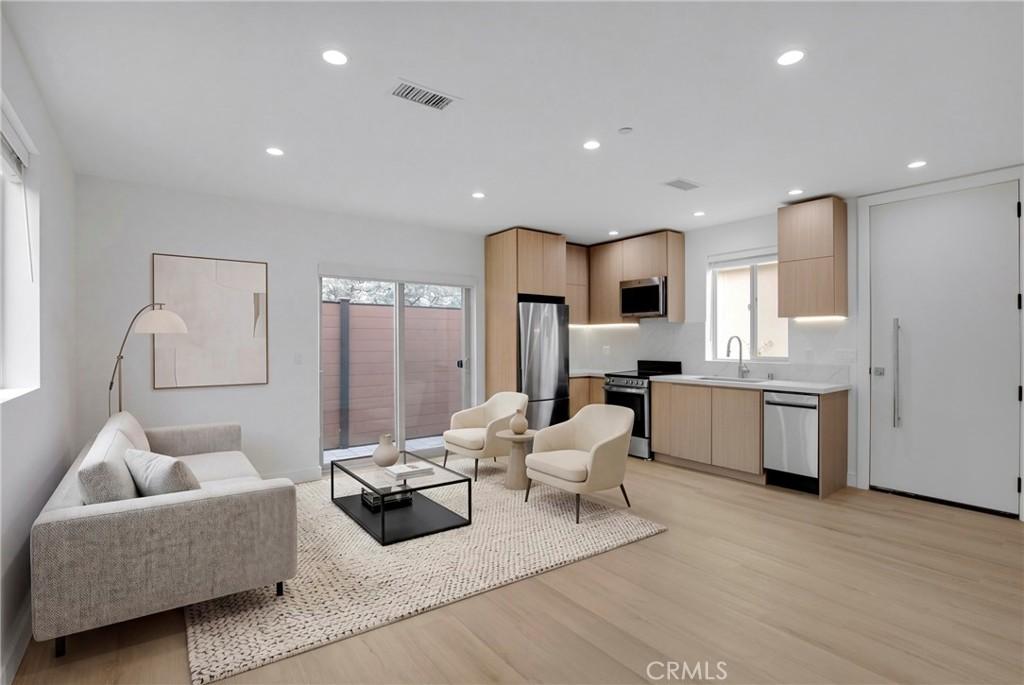 5224 Strohm AV North Hollywood CA 91601 | MLS #SR26220412 37 MLS #SR26220412 image #0