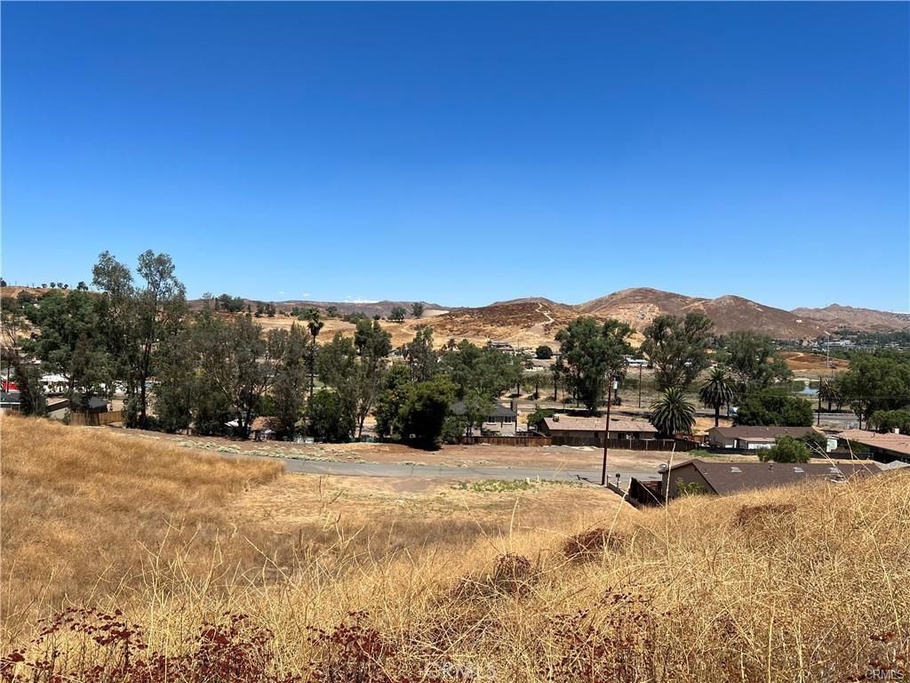 5 Stecher AV Lake Elsinore CA 92530 | MLS #SW25091169 45 MLS #SW25091169 image #0
